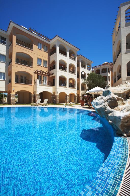 Adamou Gardens Apartment Paphos ภายนอก รูปภาพ