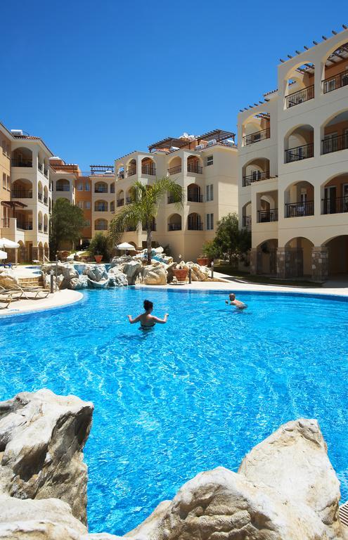 Adamou Gardens Apartment Paphos ภายนอก รูปภาพ